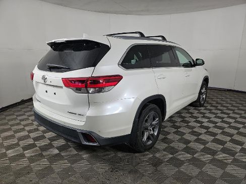 Used 2019 Toyota Highlander Limited Platinum AWD/4WD image 3