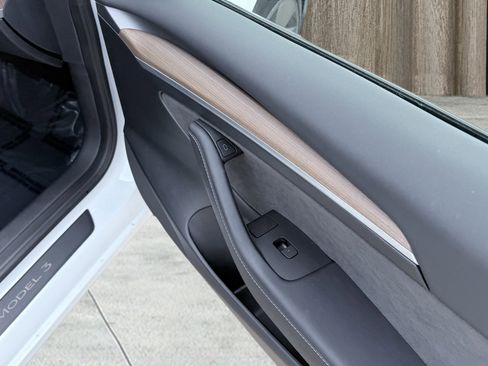 Used 2023 Tesla Model 3 Standard Range RWD image 40