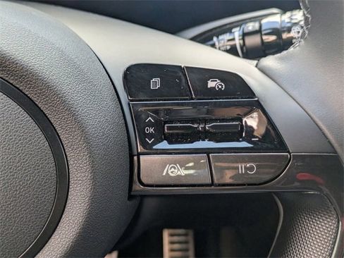 Used 2025 Hyundai Elantra SEL image 20