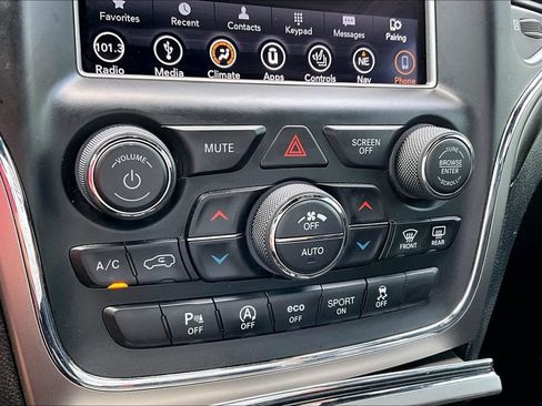 Used 2018 Jeep Grand Cherokee Altitude AWD/4WD image 30
