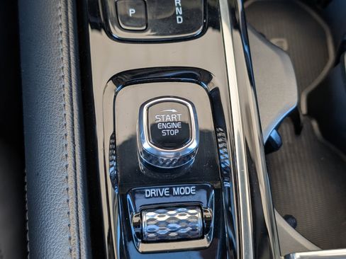 Used 2021 Volvo S60 T8 R-Design Expression image 31