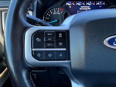 Used 2024 Ford Expedition Limited image 12