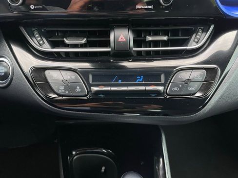 Used 2020 Toyota C-HR XLE FWD image 19