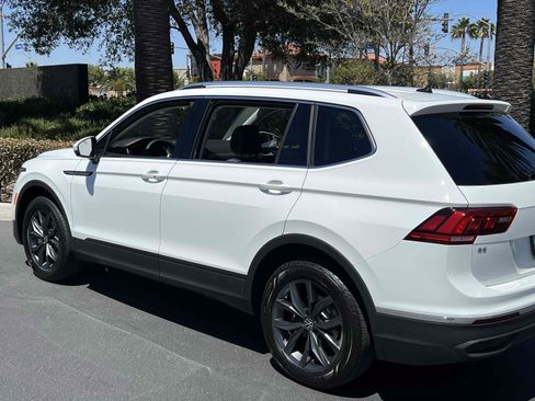 Used 2022 Volkswagen Tiguan SE FWD image 43