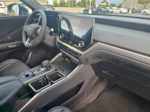 New 2026 Lexus TX 500h AWD image 12