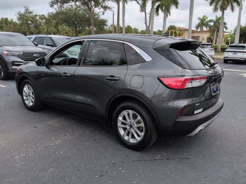 Used 2020 Ford Escape SE FWD image 6