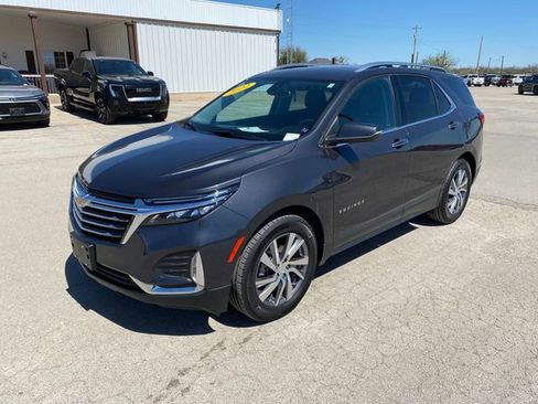 Used 2022 Chevrolet Equinox Premier image 2