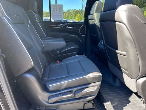 Used 2024 Cadillac Escalade ESV Premium Luxury w/ Performance Package image 41