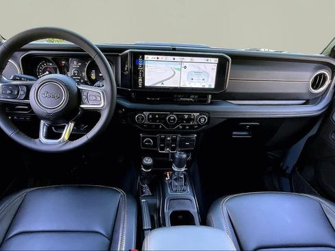 Used 2024 Jeep Wrangler Unlimited Sahara w/ Technology Group AWD/4WD image 7