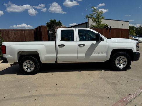 Used 2017 Chevrolet Silverado 1500 W/T w/ Trailering Package RWD image 2