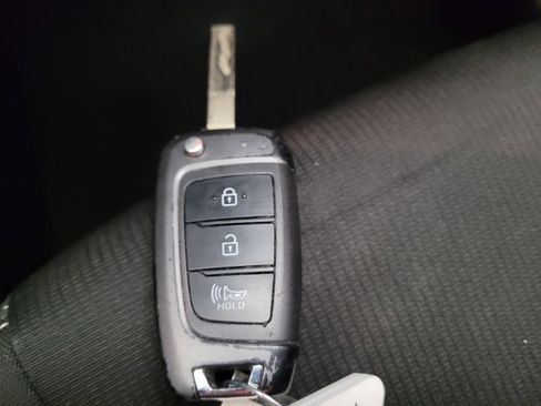 Used 2021 Hyundai Venue SEL FWD image 32