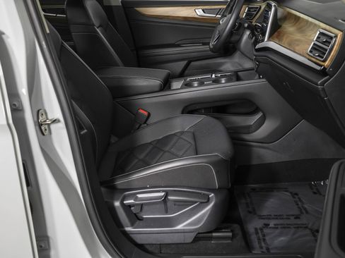 Used 2024 Volkswagen Atlas SE image 47