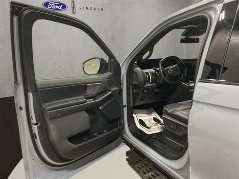 Used 2025 Ford Expedition Tremor image 11