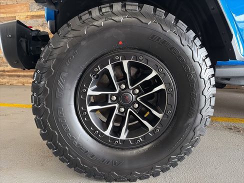 Used 2025 Jeep Wrangler Unlimited Rubicon image 7