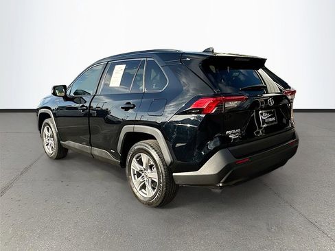 Used 2025 Toyota RAV4 XLE image 5