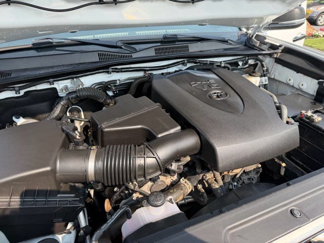 Used 2020 Toyota Tacoma TRD Sport w/ Technology Package AWD/4WD image 26