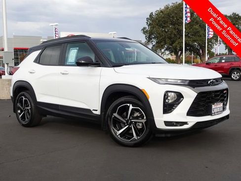 Used 2023 Chevrolet TrailBlazer RS w/ Sun and Liftgate Package image 6