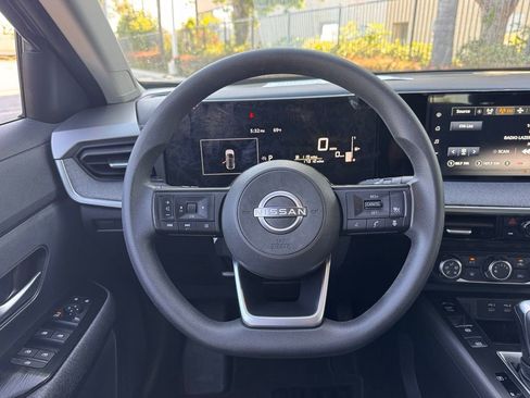 Certified 2025 Nissan Kicks SV FWD image 15