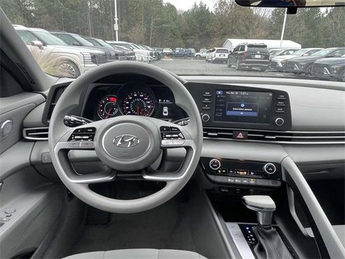 Certified 2023 Hyundai Elantra SEL image 10