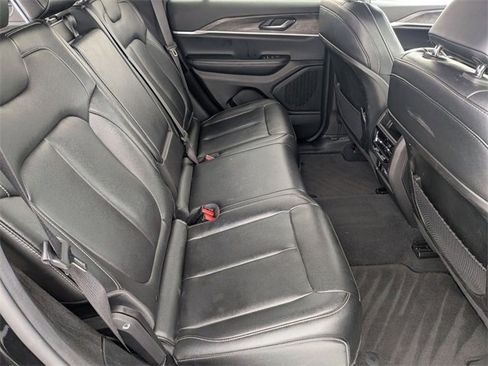 Certified 2024 Jeep Grand Cherokee Limited image 29