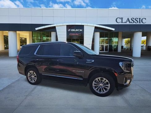 Used 2024 GMC Yukon SLT w/ SLT Premium Package AWD/4WD image 9