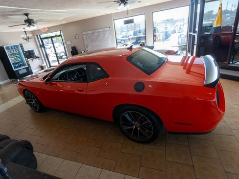 Used 2018 Dodge Challenger R/T Scat Pack image 8