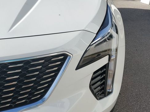 Used 2023 Cadillac XT4 Premium Luxury image 10