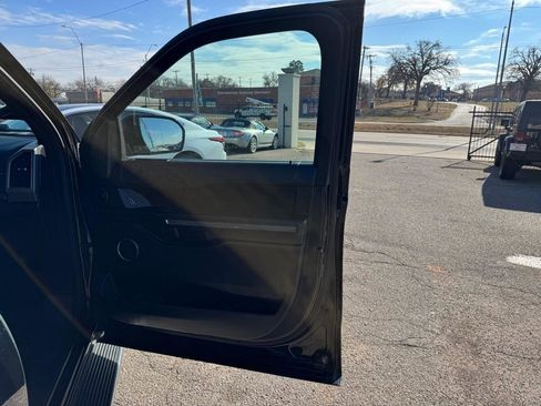 Used 2019 Ford Expedition XLT w/ Equipment Group 202A AWD/4WD image 14