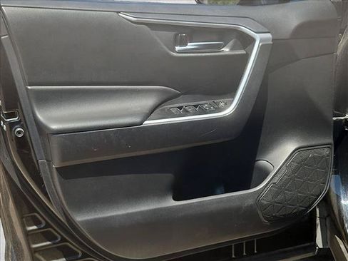 Used 2024 Toyota RAV4 XLE FWD image 10