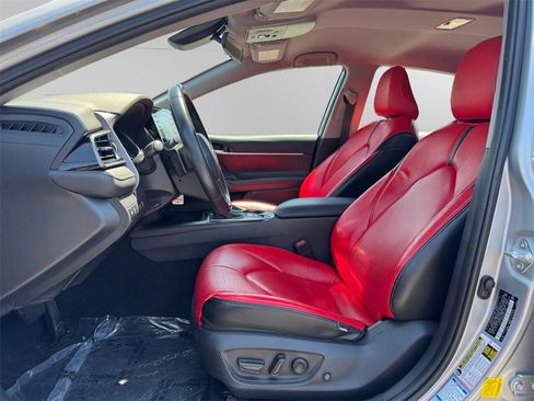 Used 2022 Toyota Camry SE image 9