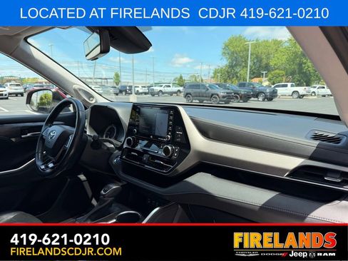 Used 2022 Toyota Highlander Limited AWD/4WD image 19