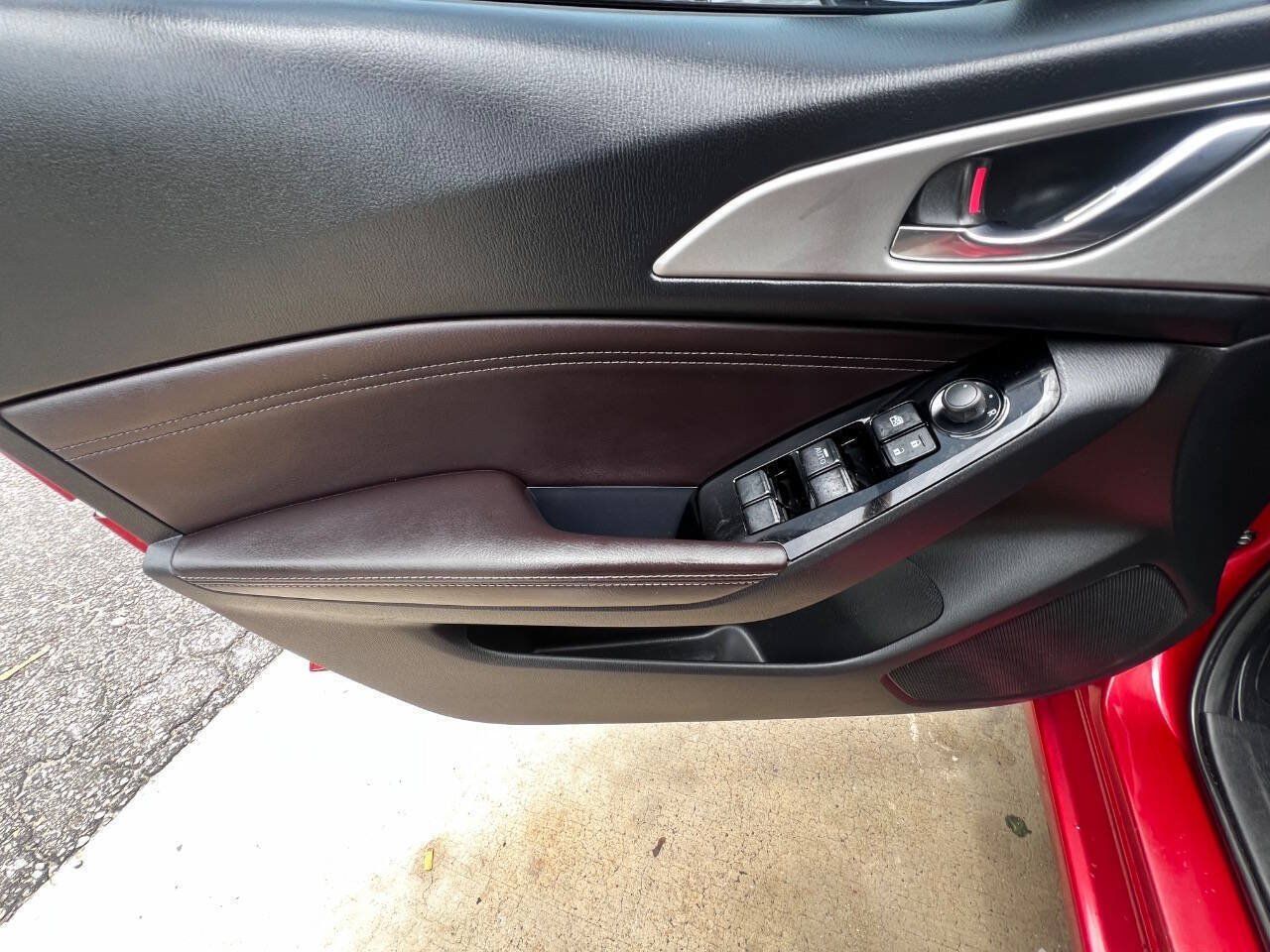 Used 2017 MAZDA MAZDA3 Touring FWD image 17