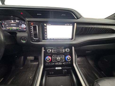 Used 2022 GMC Yukon Denali w/ Denali Premium Package image 13