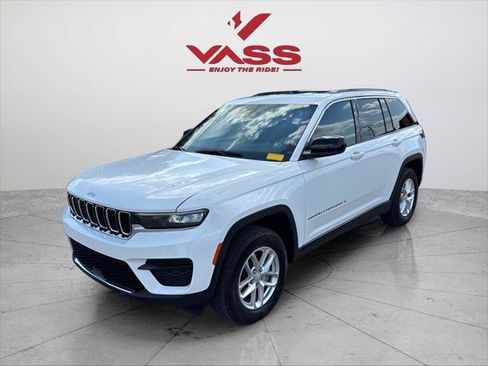 Certified 2025 Jeep Grand Cherokee Laredo X w/ Luxury Tech Group I AWD/4WD image 1