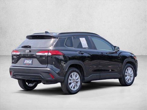 Used 2022 Toyota Corolla Cross LE FWD image 5