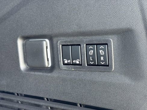 New 2026 GMC Yukon XL AT4 Ultimate AWD/4WD image 29