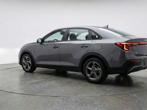 Used 2025 Kia K4 LXS image 6
