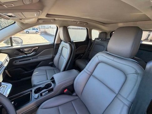 New 2026 Lincoln Corsair Premiere image 13