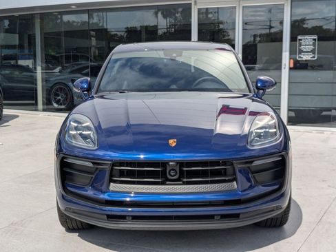 Certified 2025 Porsche Macan image 6