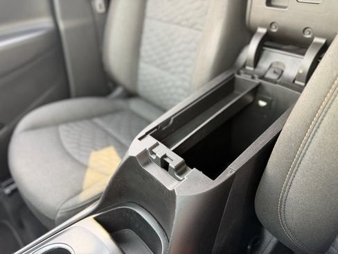 Used 2019 Chevrolet Equinox LT FWD image 23