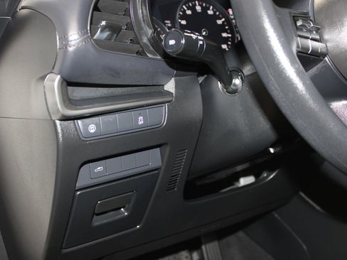 Used 2020 MAZDA MAZDA3 Sedan FWD image 24