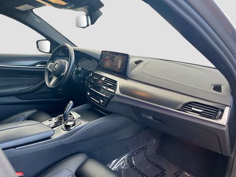 Used 2023 BMW M550i xDrive w/ Dynamic Handling Package AWD/4WD image 30