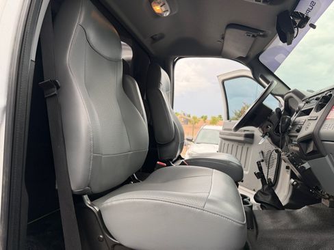 Used 2021 Ford F750 2WD Regular Cab Super Duty image 27