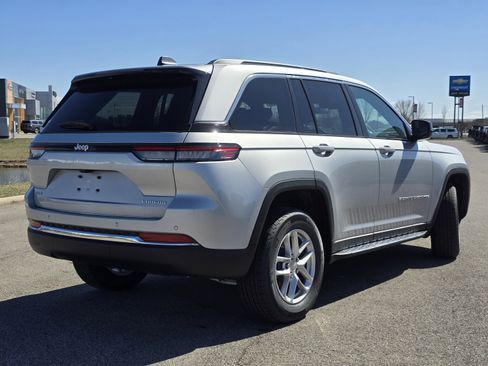 New 2025 Jeep Grand Cherokee Laredo X image 13