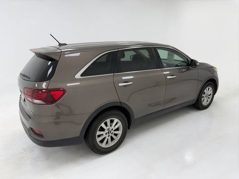 Used 2019 Kia Sorento FWD V6 image 21