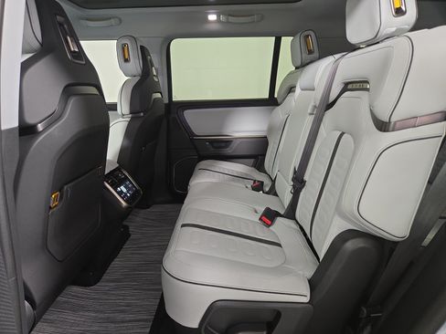 Used 2025 Rivian R1S Adventure AWD/4WD image 21