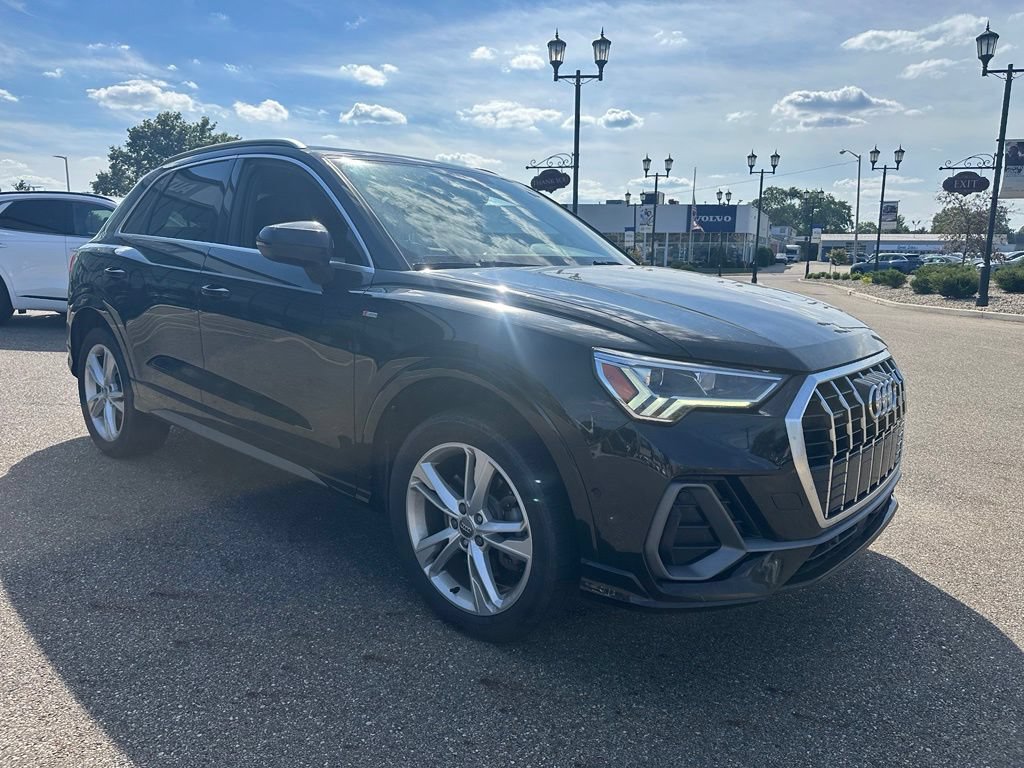 Used 2020 Audi Q3 2.0T Prestige AWD/4WD image 3