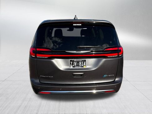 Used 2022 Chrysler Pacifica Touring-L FWD image 7