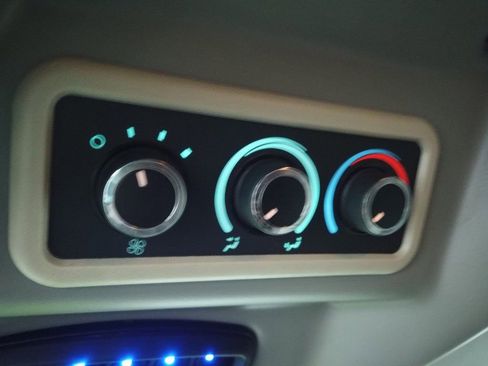 Used 2020 Chevrolet Express 2500 Extended w/ Enhanced Convenience Package image 39