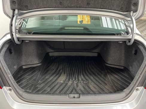 Used 2018 Honda Accord Touring image 24